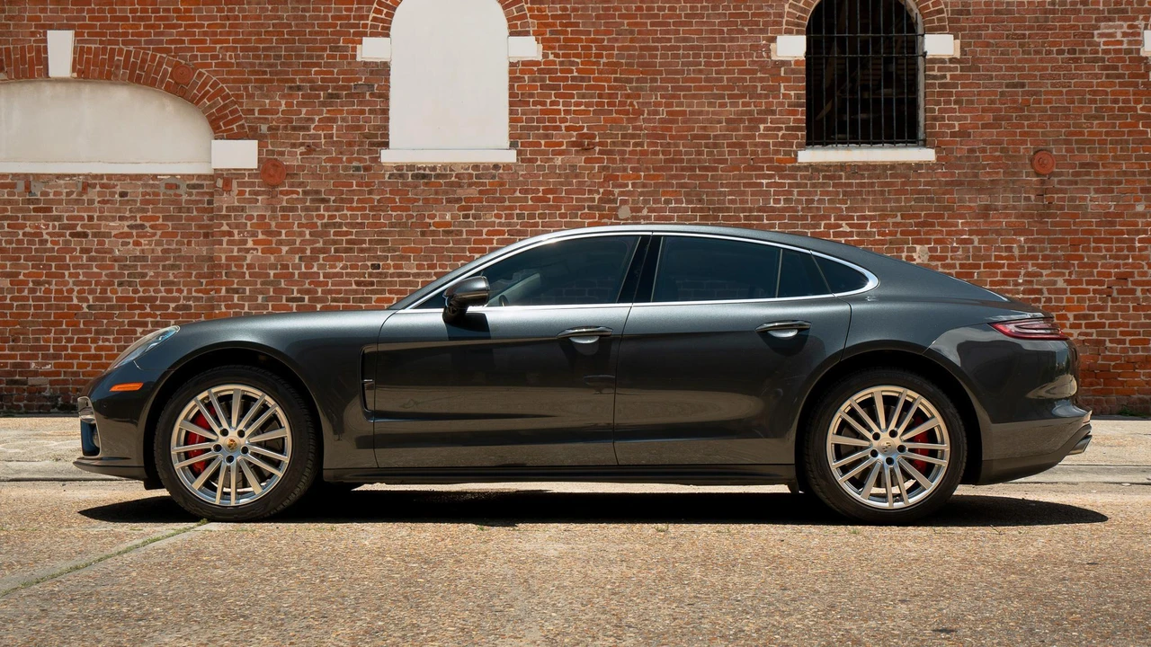 2017 Porsche 971 Panamera Turbo - Image 11 of 31