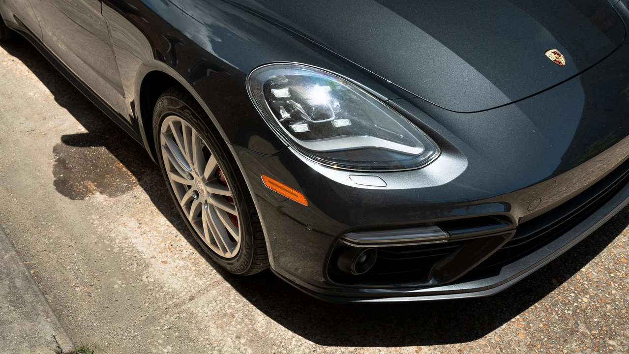 2017 Porsche 971 Panamera Turbo - Image 27 of 31