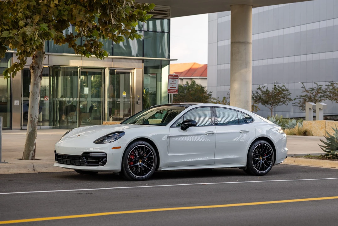 2017 Porsche 971 Panamera Turbo - Image 3 of 31