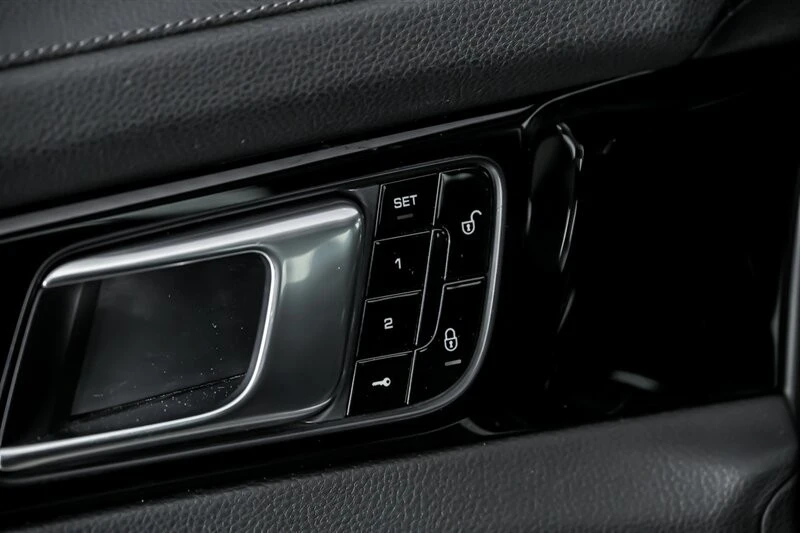 2017 Porsche 971 Panamera - Image 18 of 21