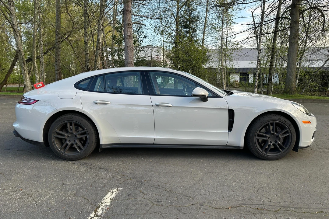 2017 Porsche 971 Panamera - Image 3 of 31