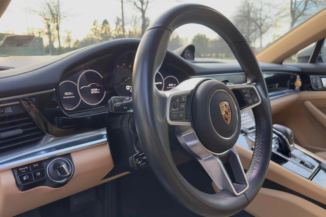 2017 Porsche 971 Panamera - Image 30 of 31