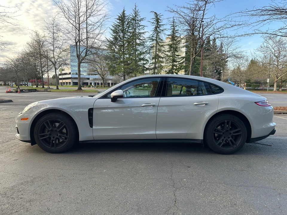 2017 Porsche 971 Panamera - Image 10 of 31