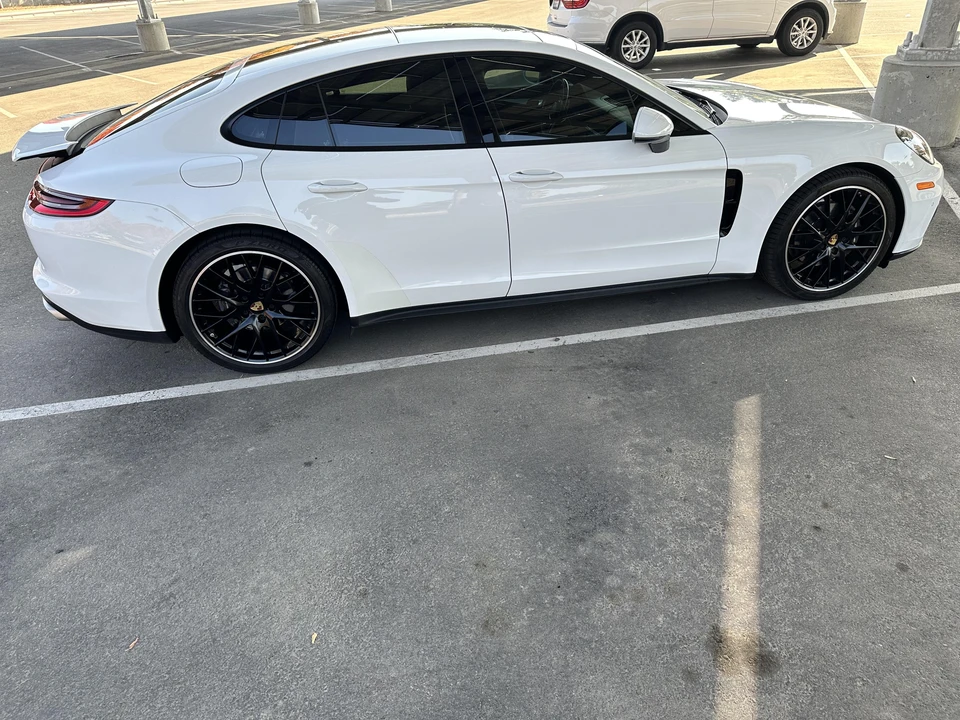 2017 Porsche 971 Panamera - Image 16 of 31