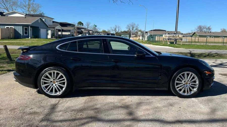 2017 Porsche 971 Panamera - Image 2 of 31