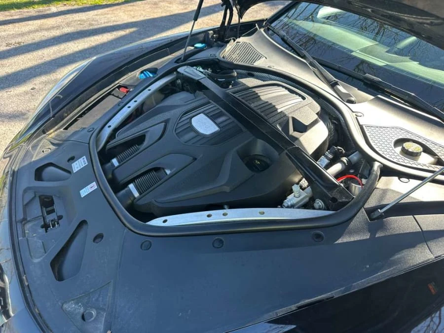 2017 Porsche 971 Panamera - Image 28 of 31