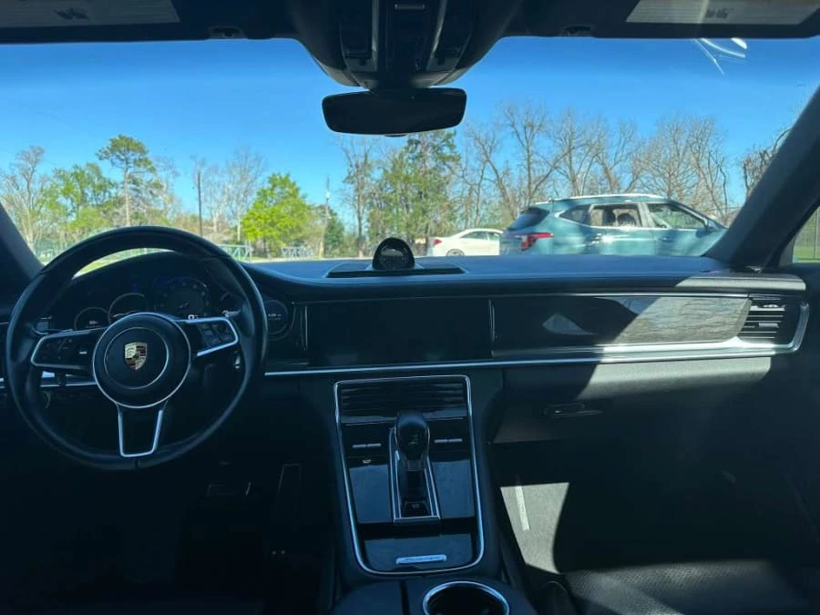 2017 Porsche 971 Panamera - Image 26 of 31