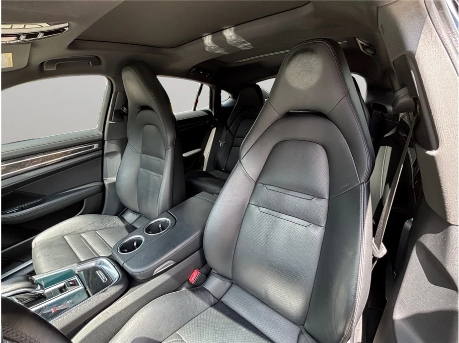 2017 Porsche 971 Panamera - Image 19 of 21