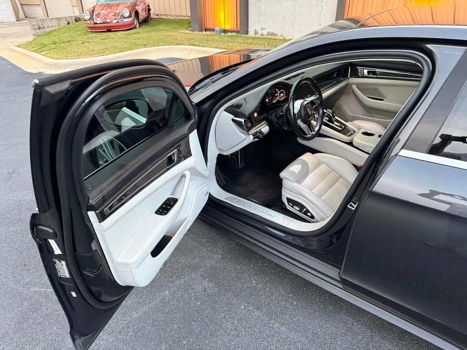 2017 Porsche 971 Panamera - Image 18 of 21