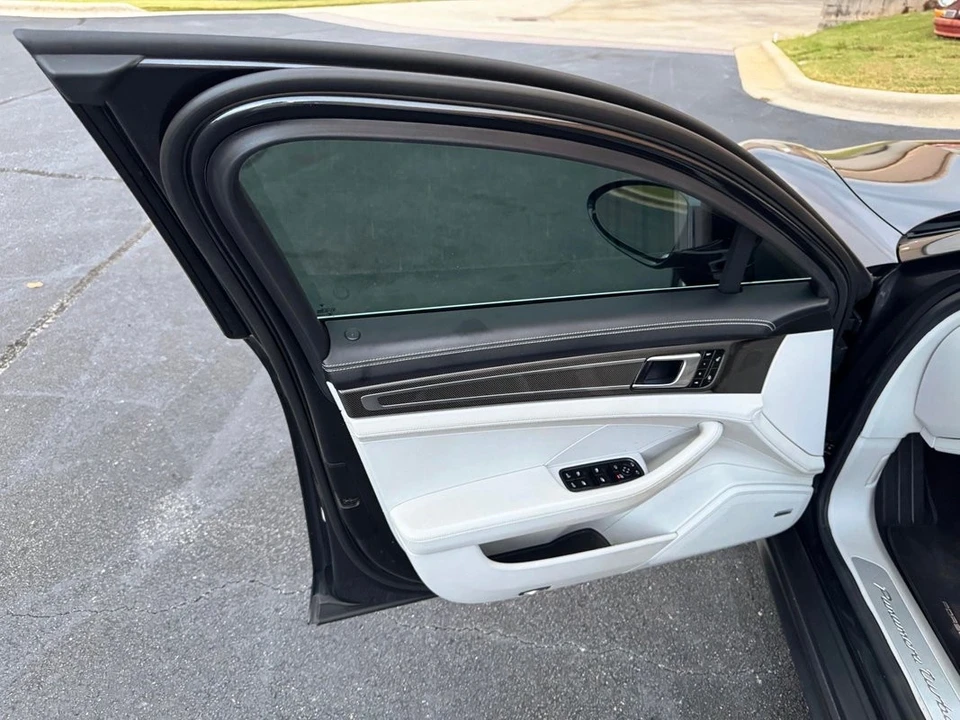 2017 Porsche 971 Panamera - Image 19 of 21