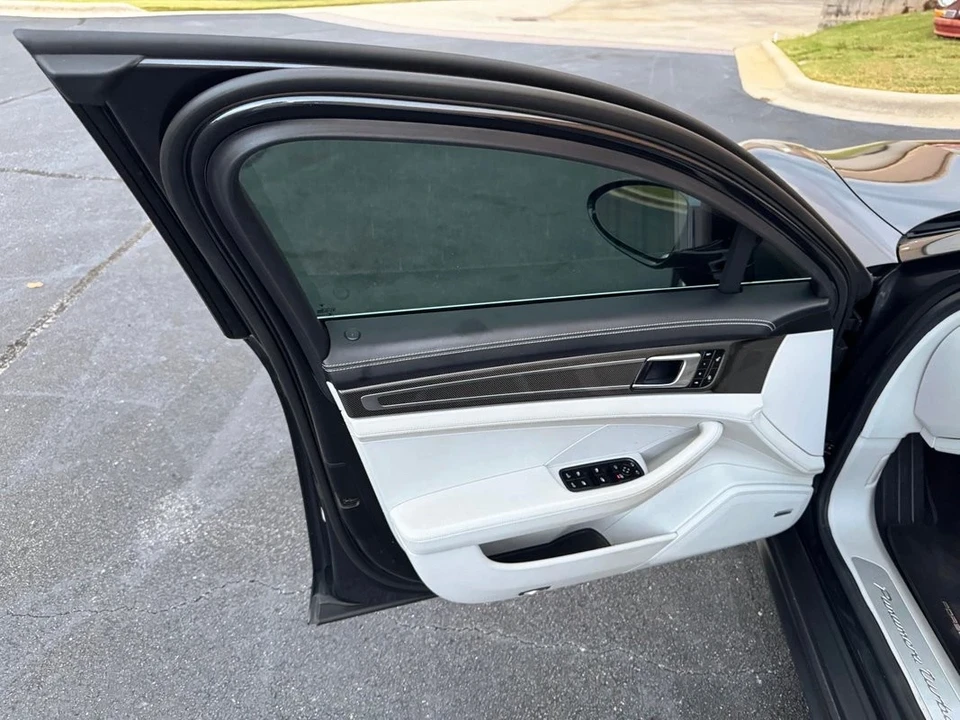 2017 Porsche 971 Panamera - Image 19 of 21