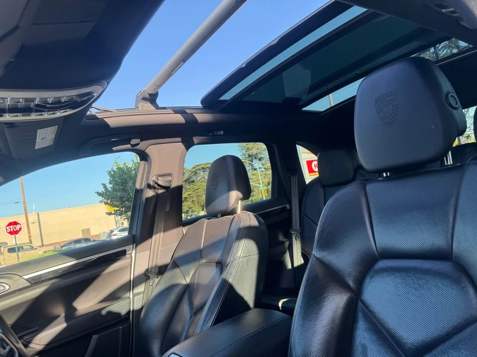 2017 Porsche Cayenne - Image 10 of 13