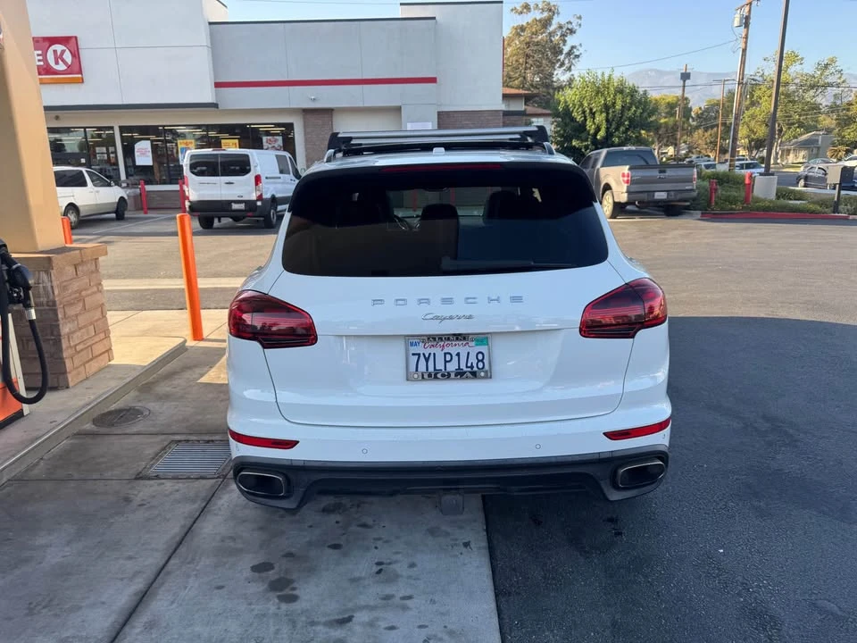 2017 Porsche Cayenne - Image 4 of 13