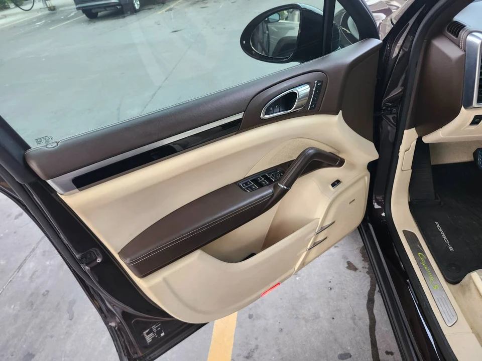 2017 Porsche 958 Cayenne S - Image 17 of 18