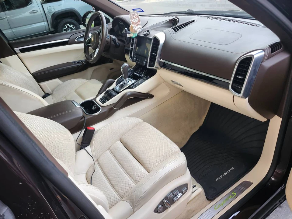 2017 Porsche 958 Cayenne S - Image 9 of 18