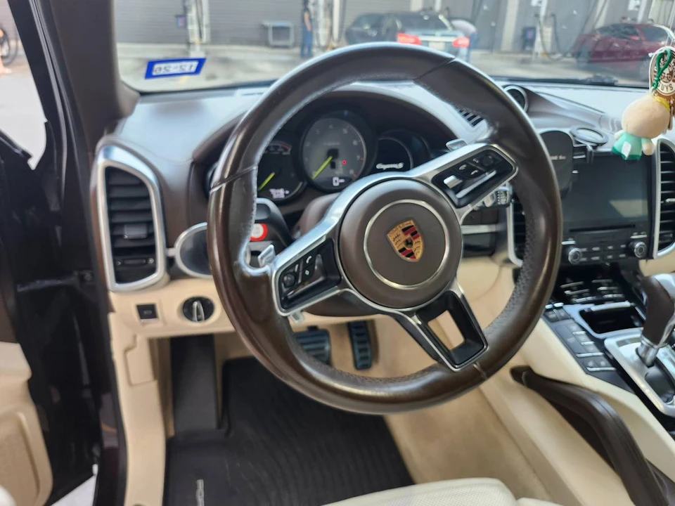 2017 Porsche 958 Cayenne S - Image 14 of 18