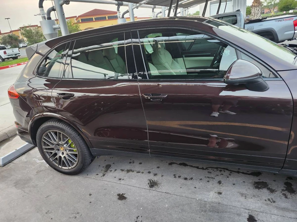 2017 Porsche 958 Cayenne S - Image 8 of 18