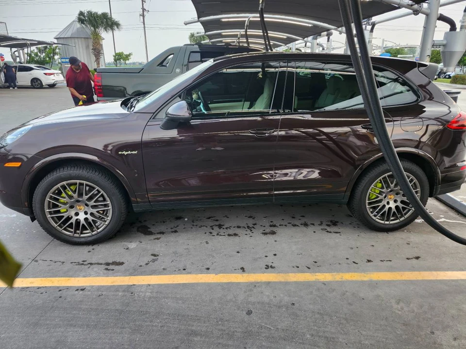 2017 Porsche 958 Cayenne S - Image 3 of 18