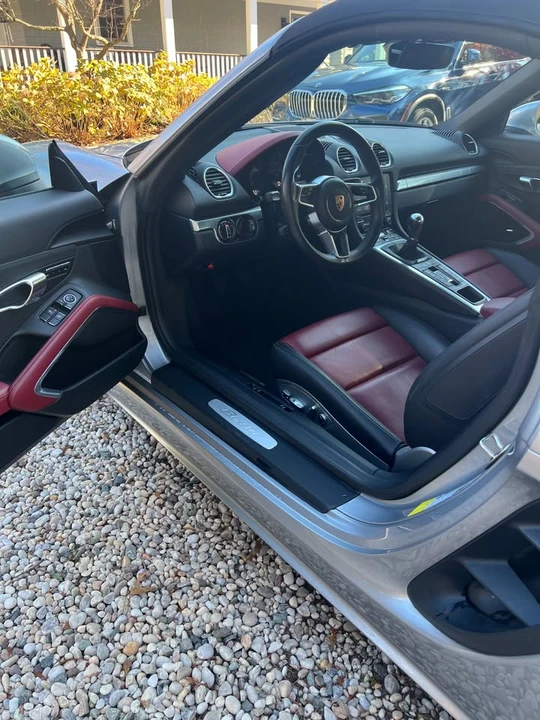 2017 Porsche 718 Boxster - Image 13 of 16
