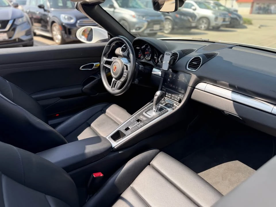 2017 Porsche 718 Boxster - Image 6 of 8
