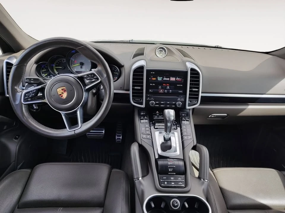 2017 Porsche 958 Cayenne S - Image 9 of 12