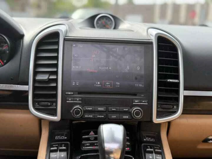 2017 Porsche 958 Cayenne - Image 16 of 19