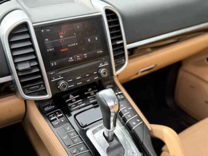 2017 Porsche 958 Cayenne - Image 17 of 19
