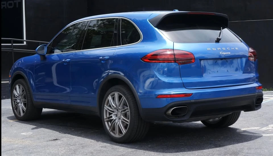 2017 Porsche 958 Cayenne - Image 3 of 7