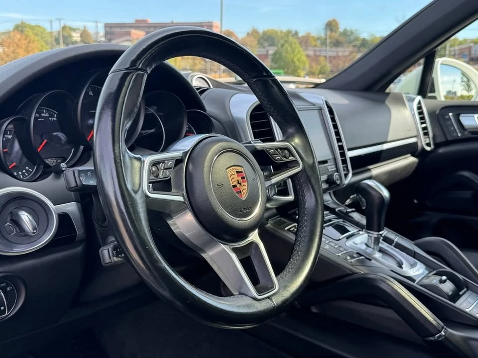 2017 Porsche 958 Cayenne - Image 9 of 20