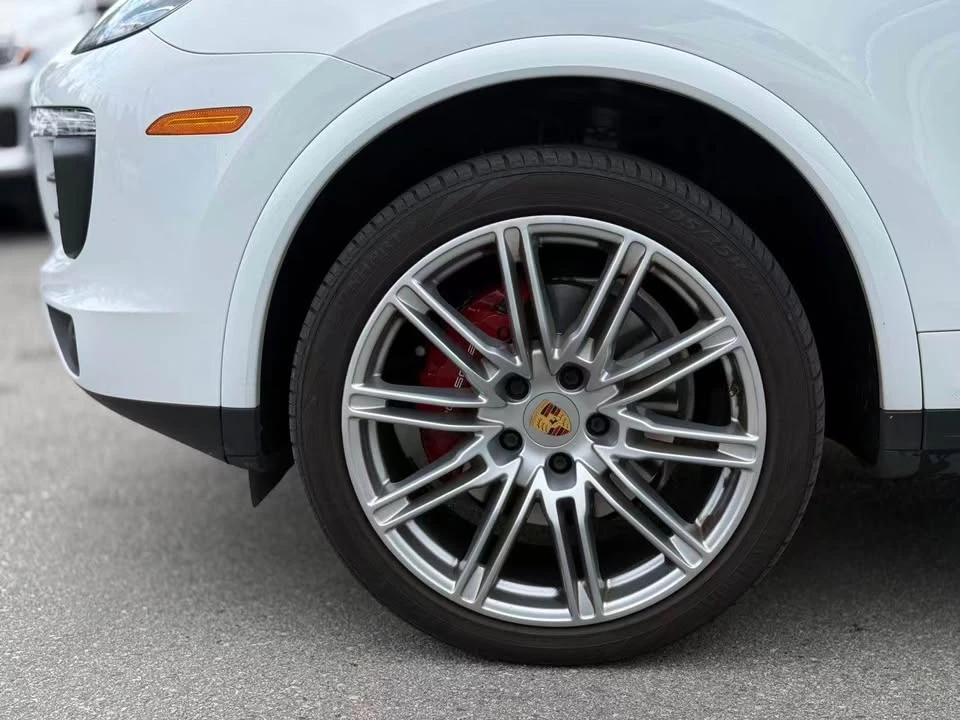 2017 Porsche 958 Cayenne - Image 4 of 17