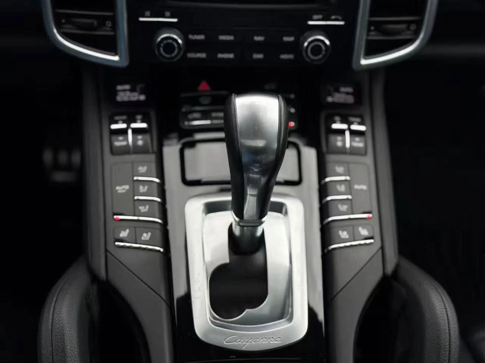 2017 Porsche 958 Cayenne - Image 10 of 17