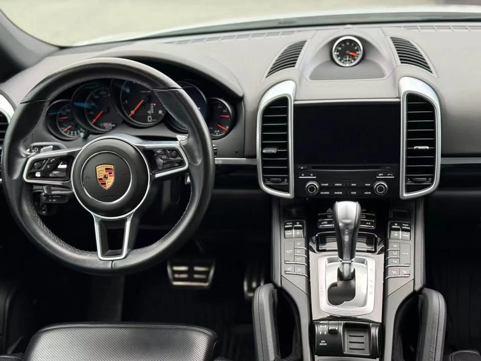 2017 Porsche 958 Cayenne - Image 8 of 17