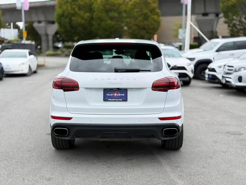 2017 Porsche 958 Cayenne - Image 2 of 17