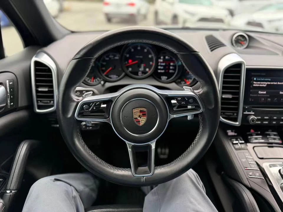2017 Porsche 958 Cayenne - Image 9 of 17