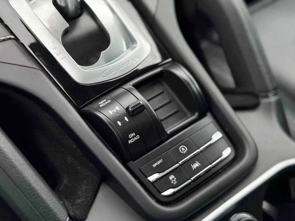 2017 Porsche 958 Cayenne - Image 11 of 17