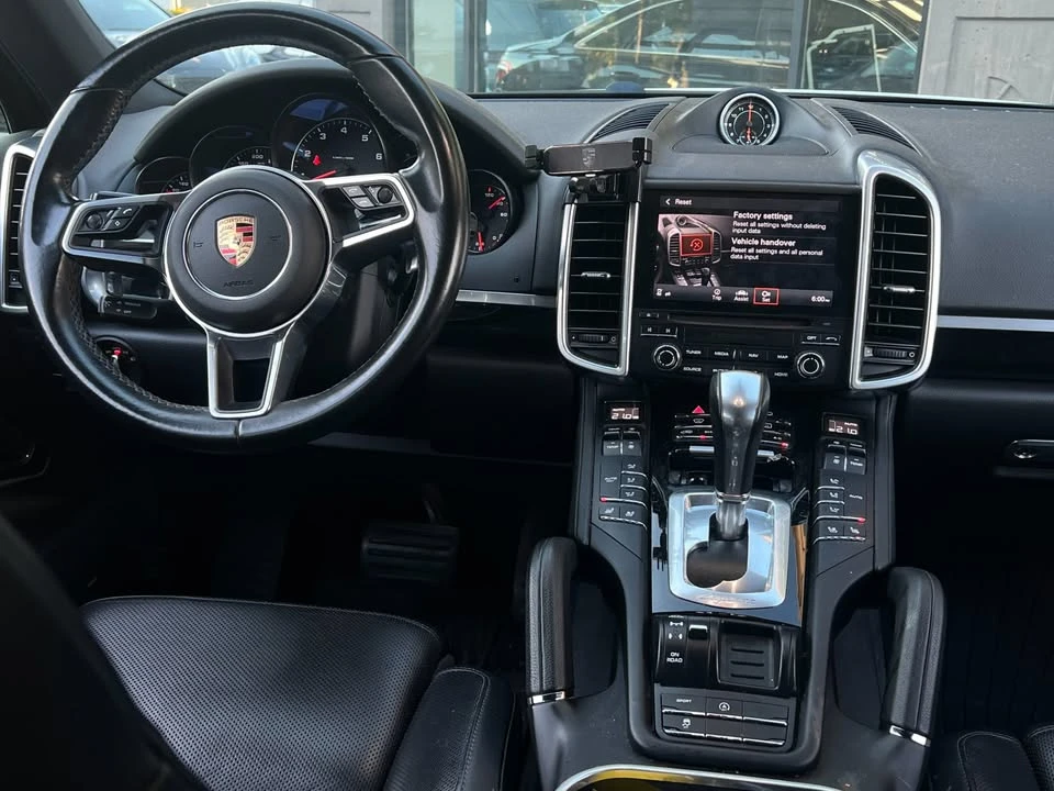 2017 Porsche 958 Cayenne - Image 14 of 16