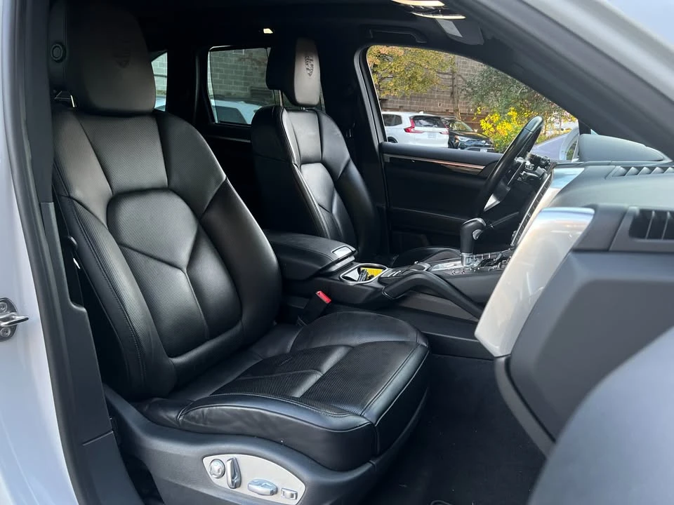 2017 Porsche 958 Cayenne - Image 11 of 16