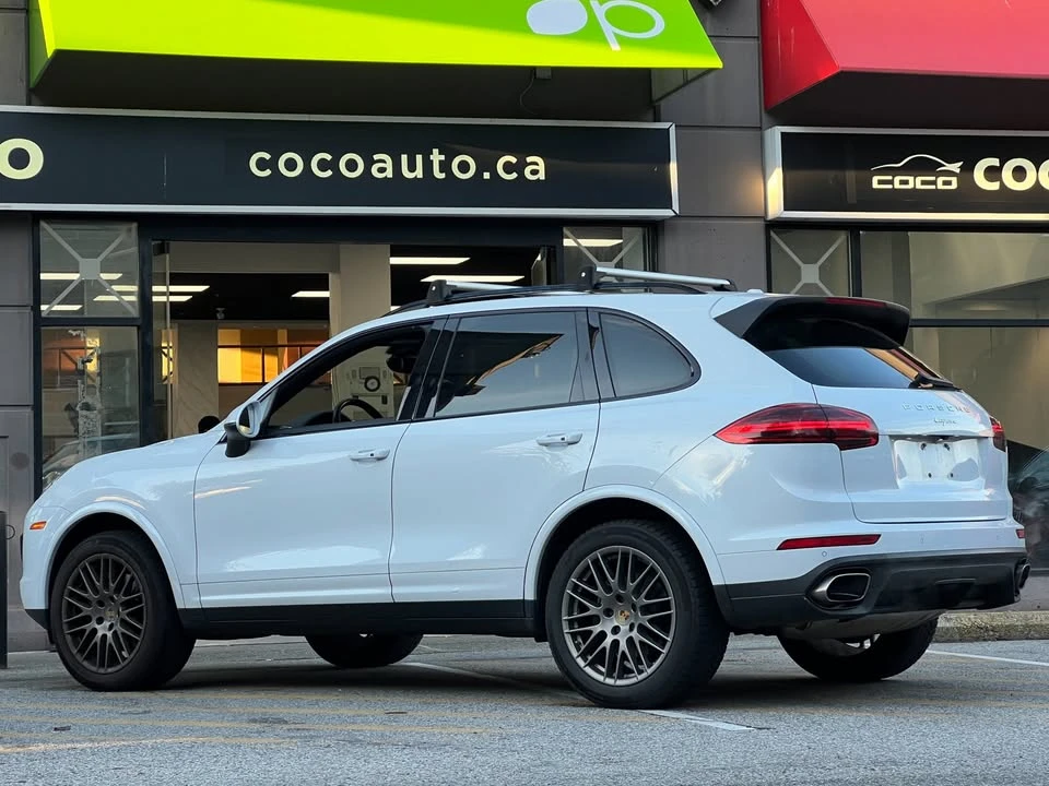 2017 Porsche 958 Cayenne - Image 6 of 16
