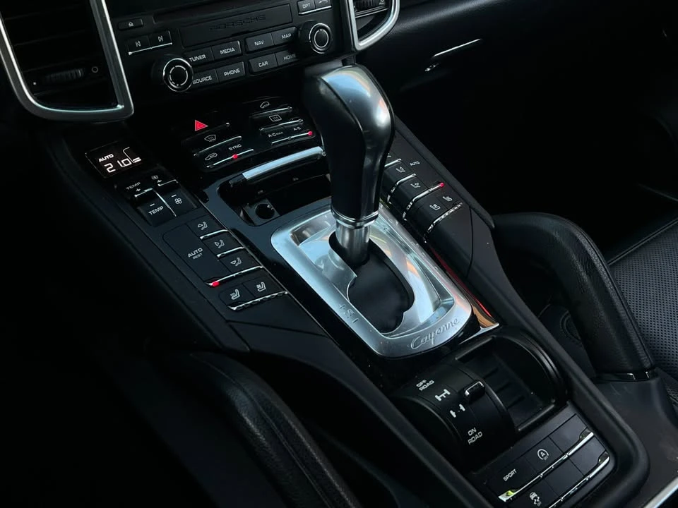 2017 Porsche 958 Cayenne - Image 15 of 16