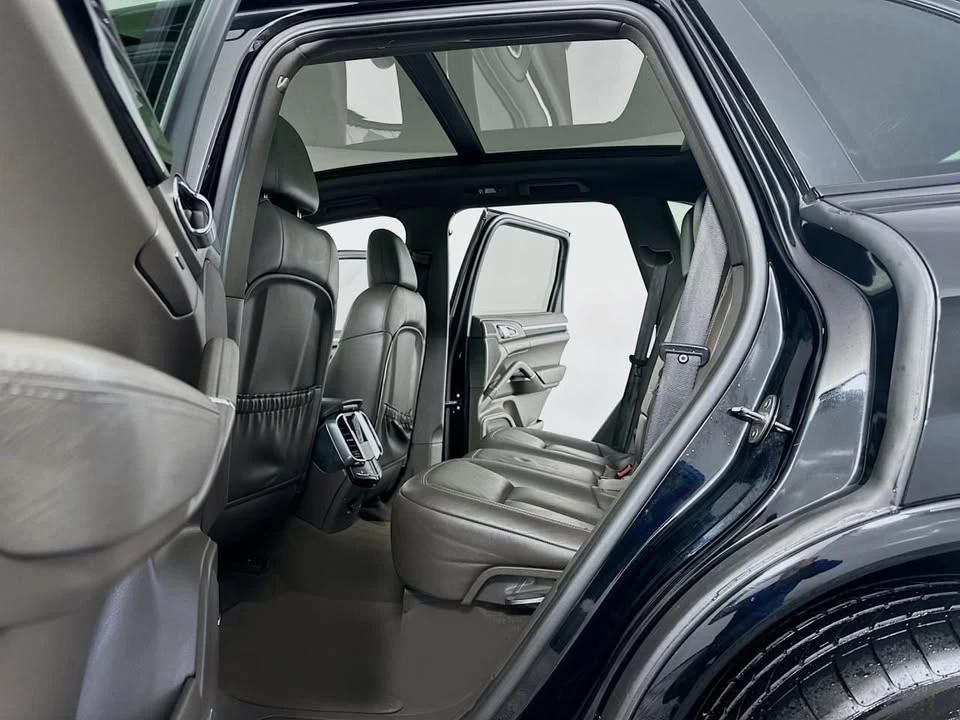2017 Porsche 958 Cayenne - Image 4 of 17