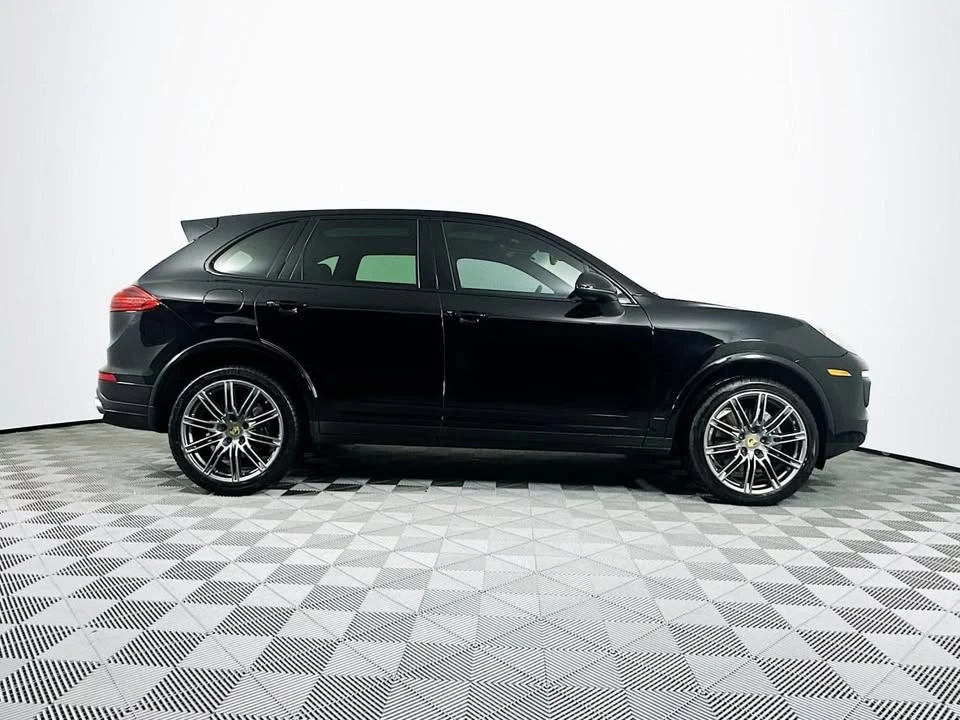 2017 Porsche 958 Cayenne - Image 3 of 17
