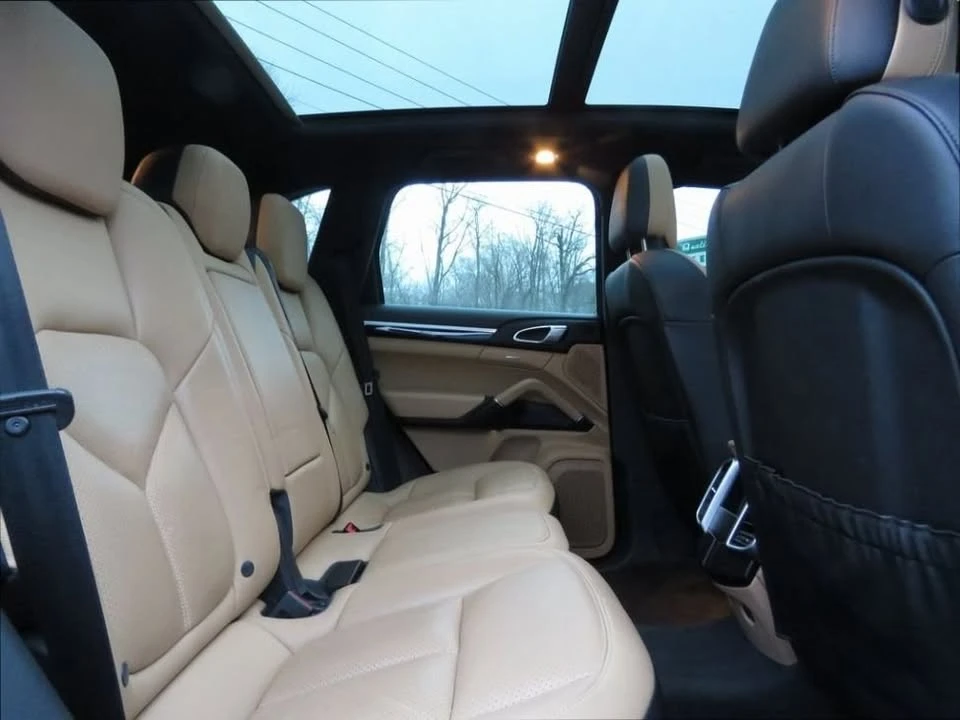 2017 Porsche 958 Cayenne - Image 12 of 16