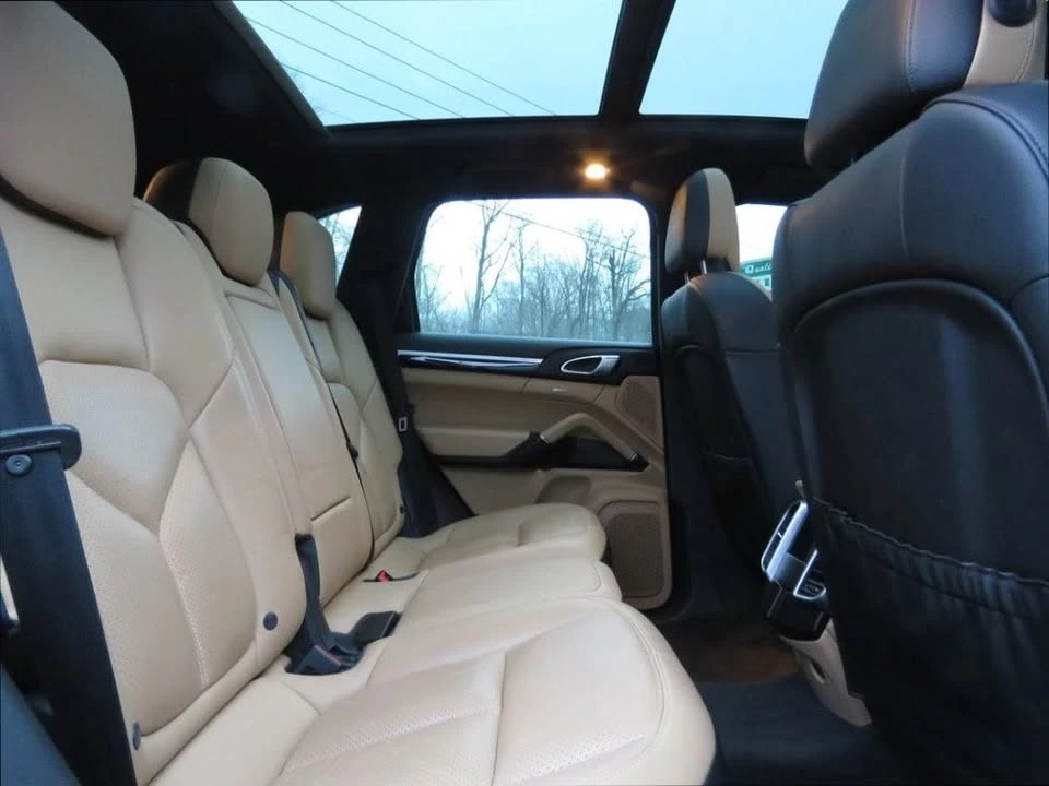 2017 Porsche 958 Cayenne - Image 16 of 20