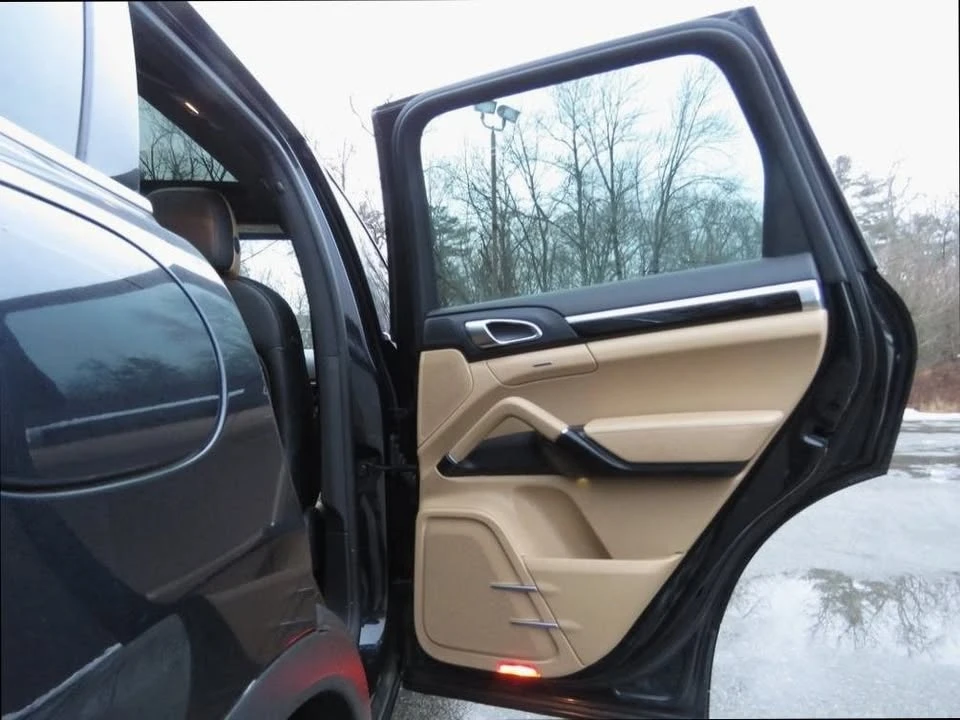 2017 Porsche 958 Cayenne - Image 14 of 19