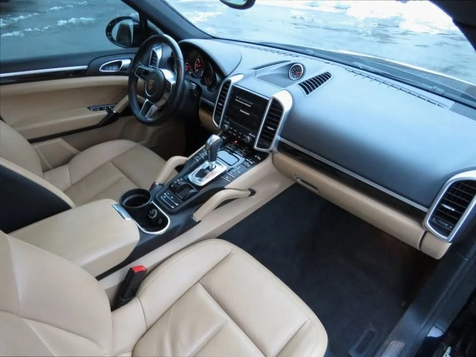 2017 Porsche 958 Cayenne - Image 13 of 19