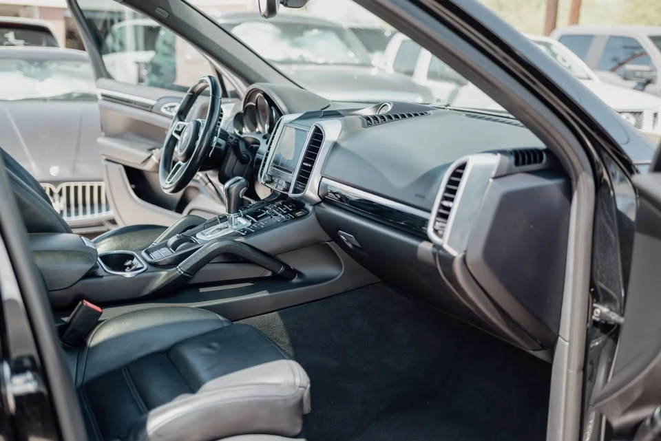 2017 Porsche 958 Cayenne - Image 13 of 14