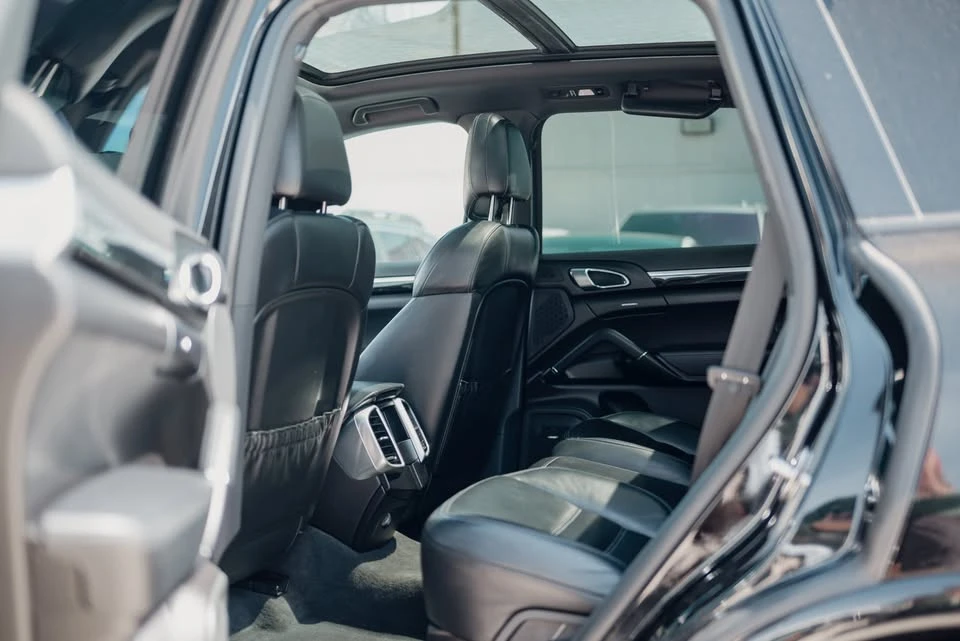 2017 Porsche 958 Cayenne - Image 9 of 14