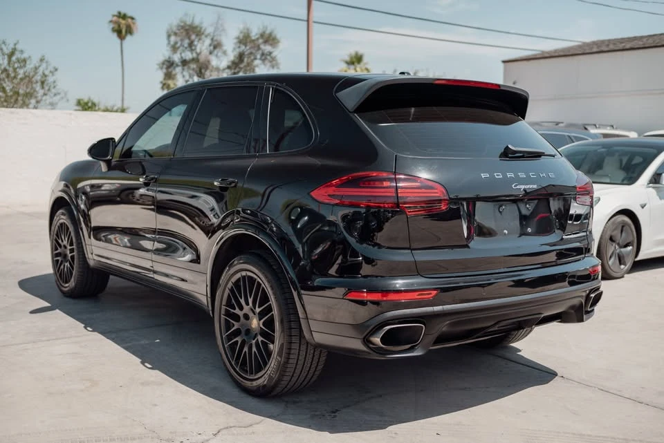 2017 Porsche 958 Cayenne - Image 4 of 14