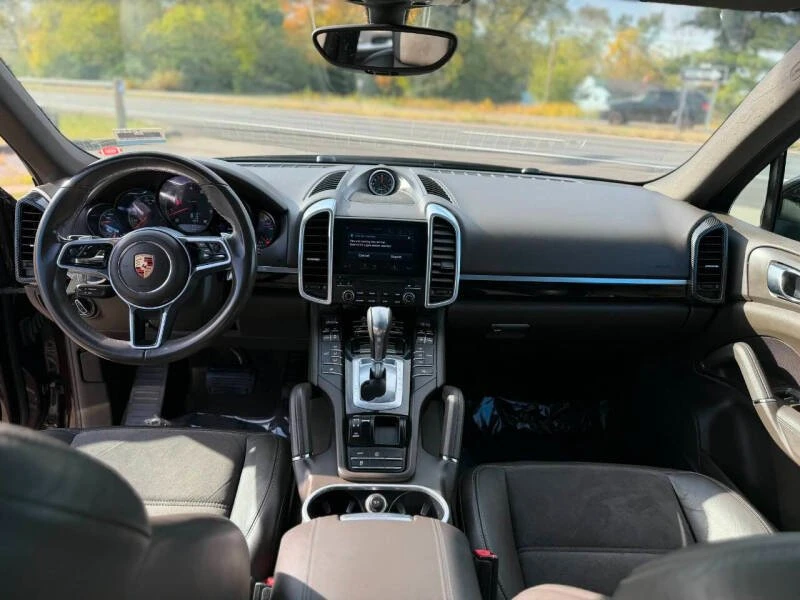 2017 Porsche 958 Cayenne - Image 5 of 10