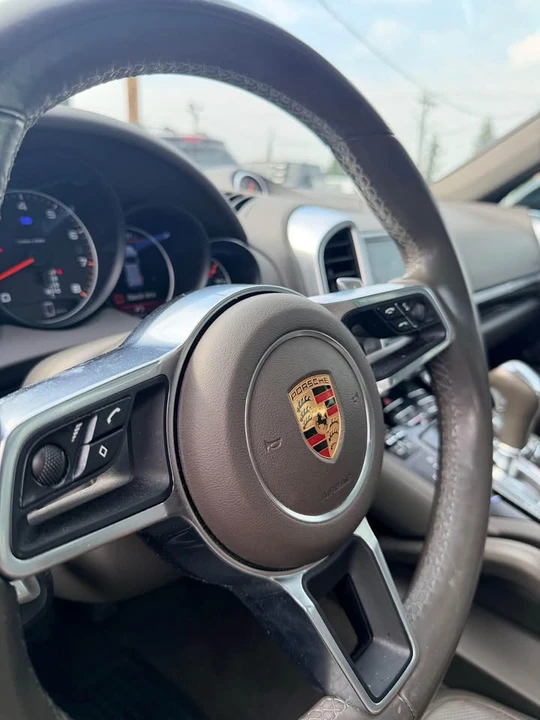 2017 Porsche 958 Cayenne - Image 12 of 16